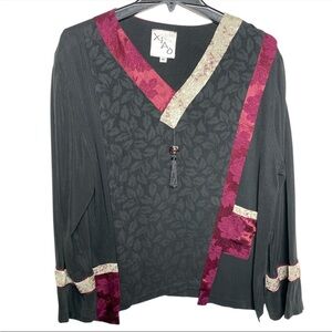 Xiao Women’s Mixed Media Lagenlook Artsy V-Neck Rosette Blouse Black Red M